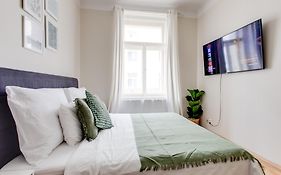 Modern Quiet Apt Next To Wenceslas Square - Vs